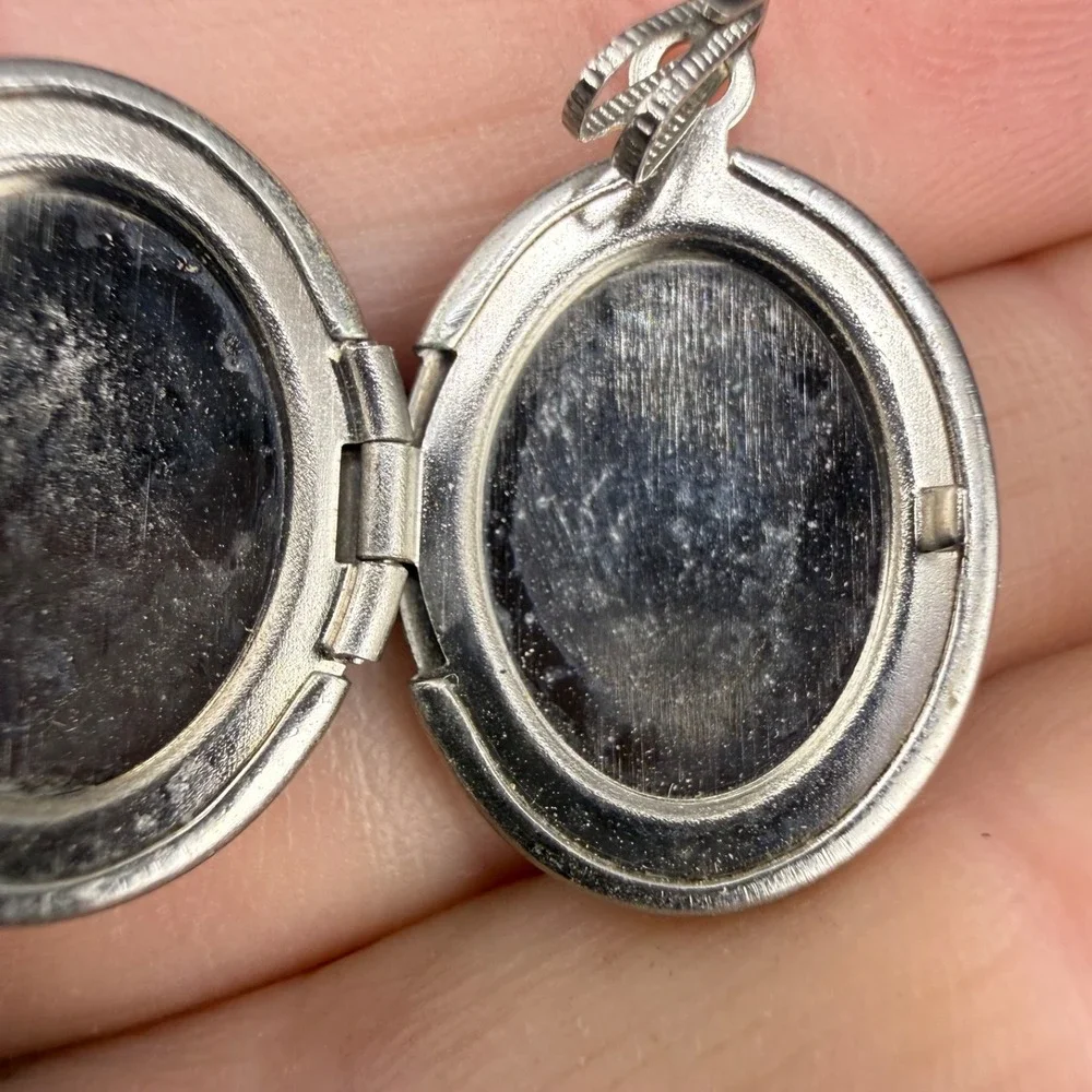 Vintage‎ Locket Pendant Oval Silver Tone Abalone